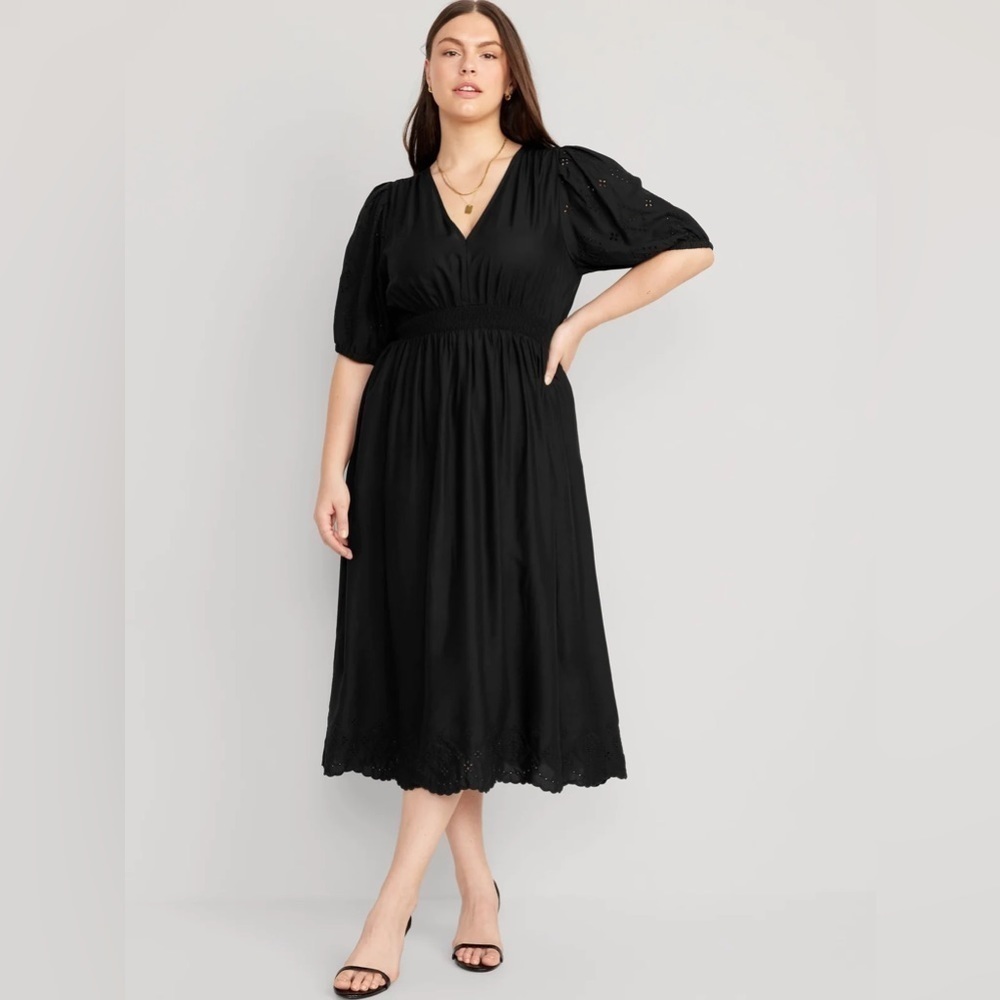 NEW! Black Waist-Defined V-Neck Shirred Midi Dress - Multiple Sizes 🥦657484